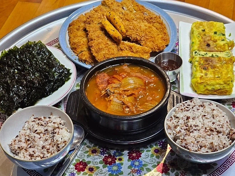 김치가 없어서 호불호갈리는 식단_1.webp