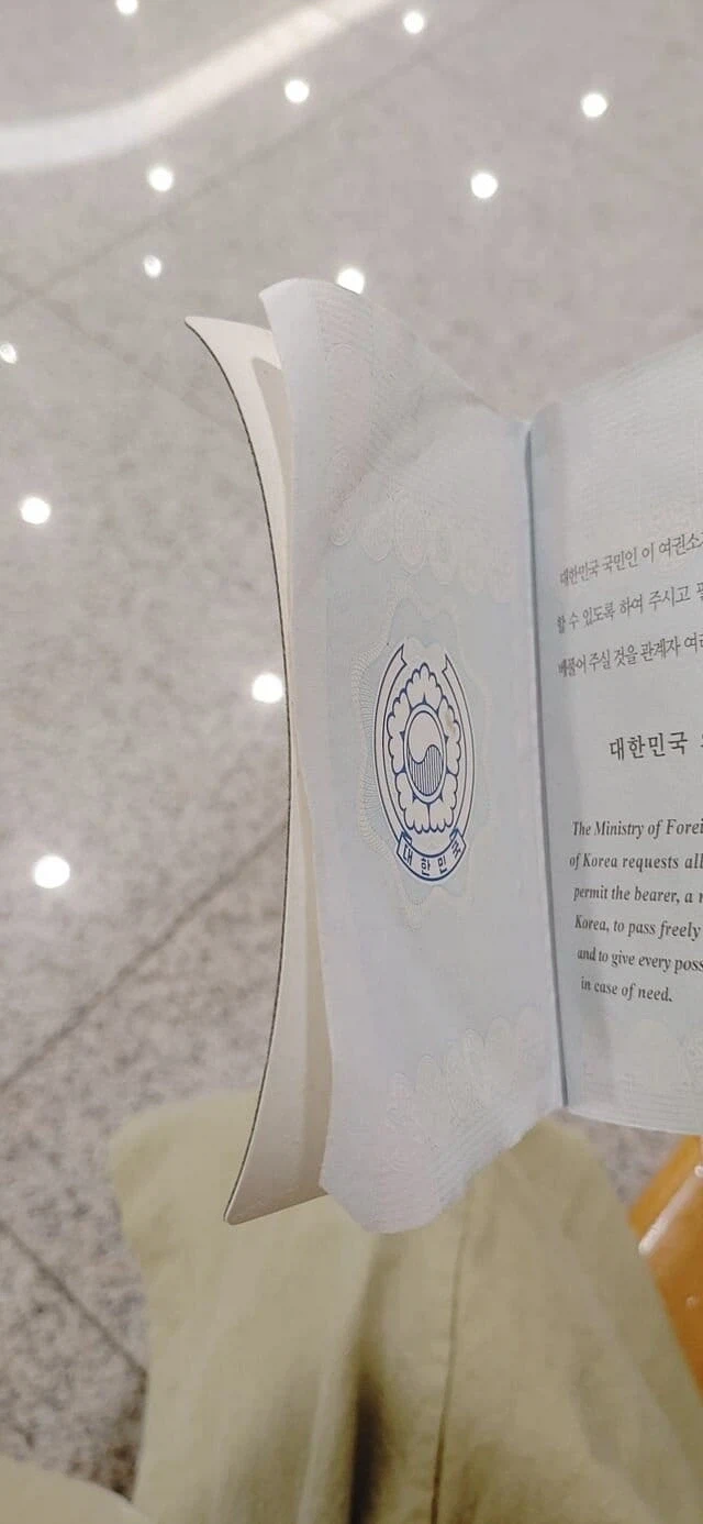 국적 세탁한 사람.jpg_5.webp