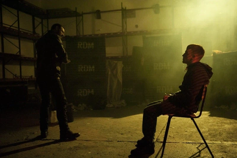 입에 시멘트 들이부어서 죽이는 영화 장면..._2.webp