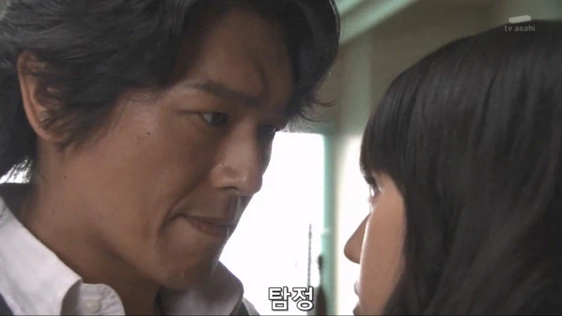 떨어진 물건 주워줬더니 보따리 내놓으라는 여고생_33.webp