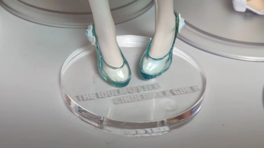 피규어 발판이 너무커서 주문제작했다_9.webp