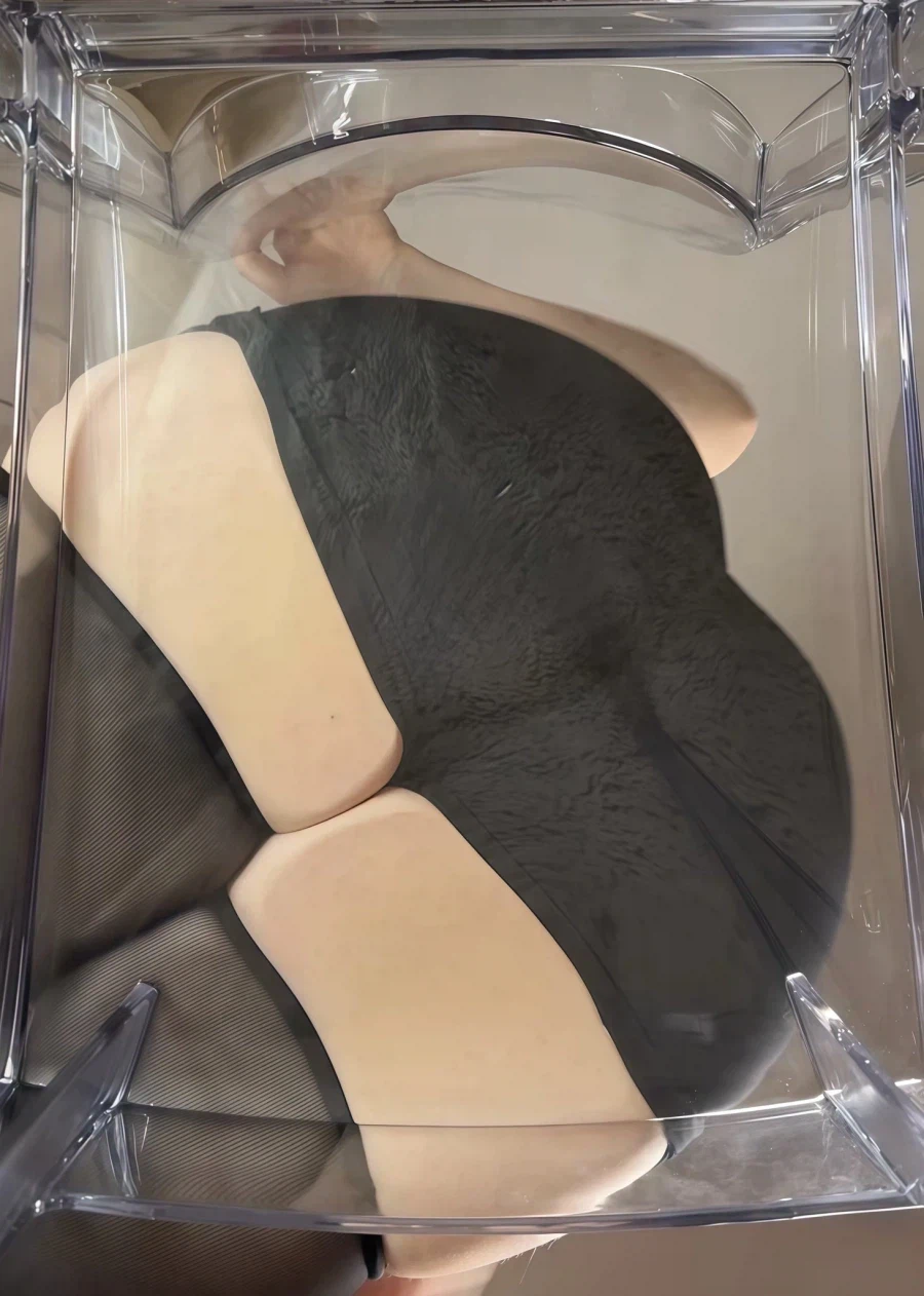 중력에 눌리고 눌린 빵뎅이랑 허벅지_1.webp