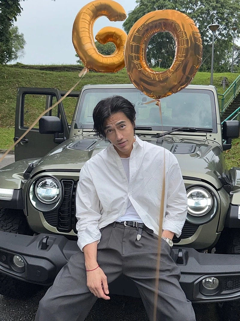 60살 먹었다는 싱가폴 모델 아저씨...jpg_9.webp