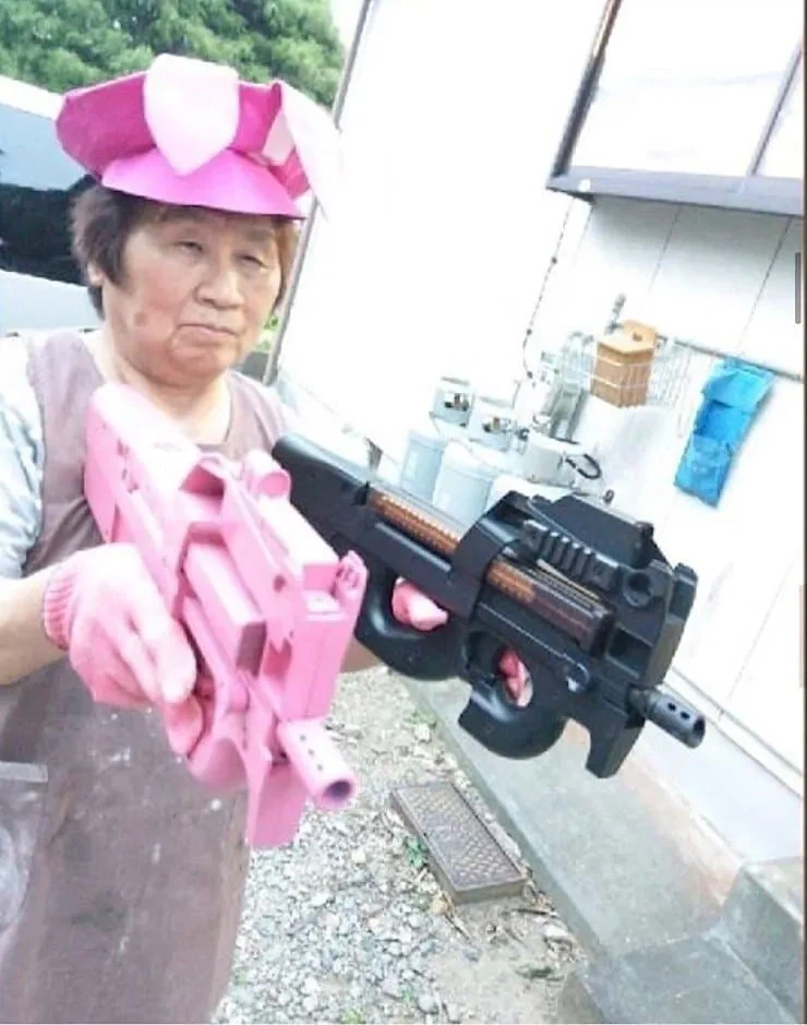 피구공 두개 들고있는 바니걸_1.webp