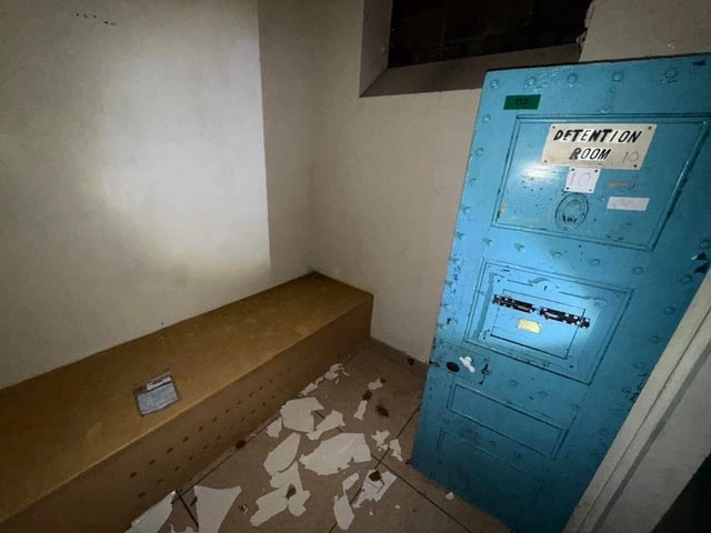 버려진 경찰서 본부_11.webp