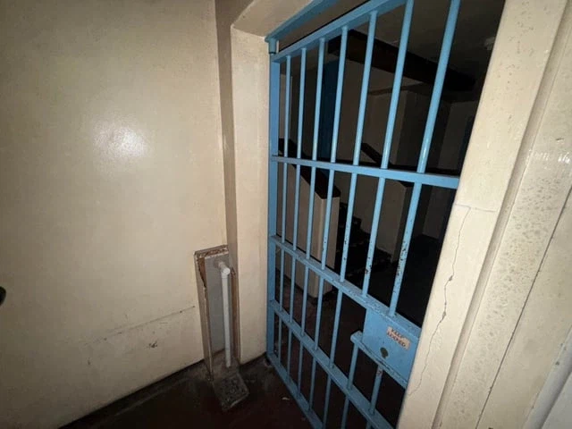 버려진 경찰서 본부_12.webp