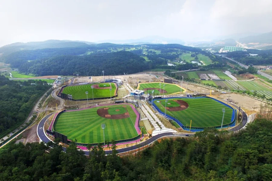 천안 야구장과 비교되는 국내 최고의 아마추어 야구장_1.webp