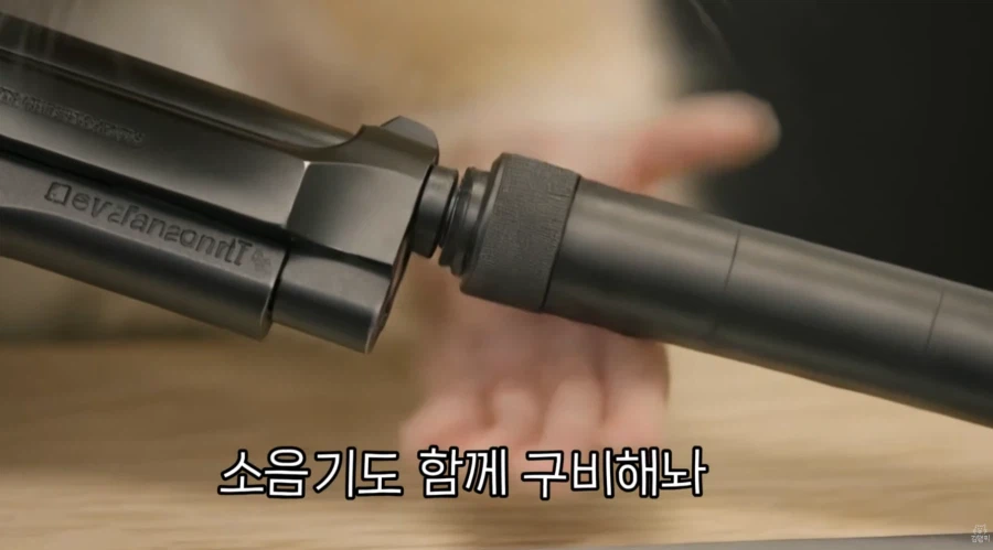 직장 생활 할 때 서랍 안에 챙겨둬야 하는 물건_17.webp