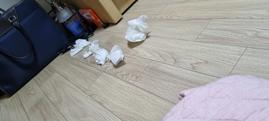 아 엄마가 왜 내 방 열자마자 나가시지_1.webp