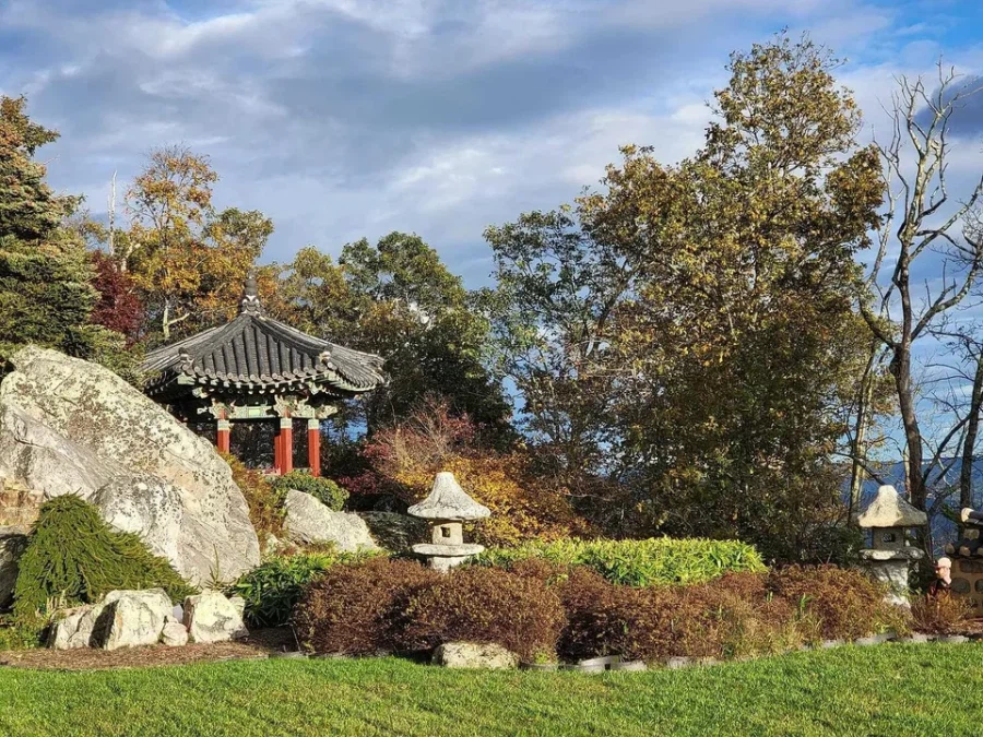 고즈넉한 산속에 있는 한옥 단독주택_4.webp