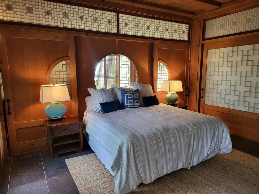 고즈넉한 산속에 있는 한옥 단독주택_11.webp