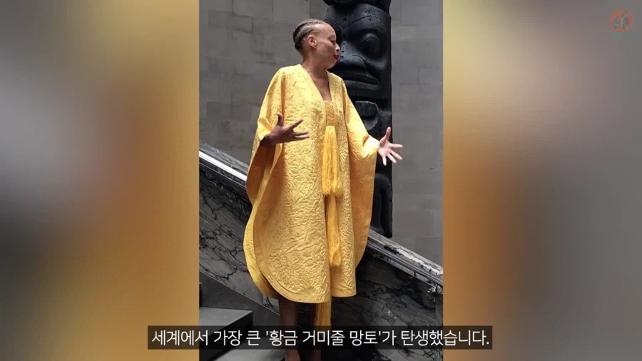 거미줄로 옷을 만들기까지 걸린 시간과 노력_24.webp