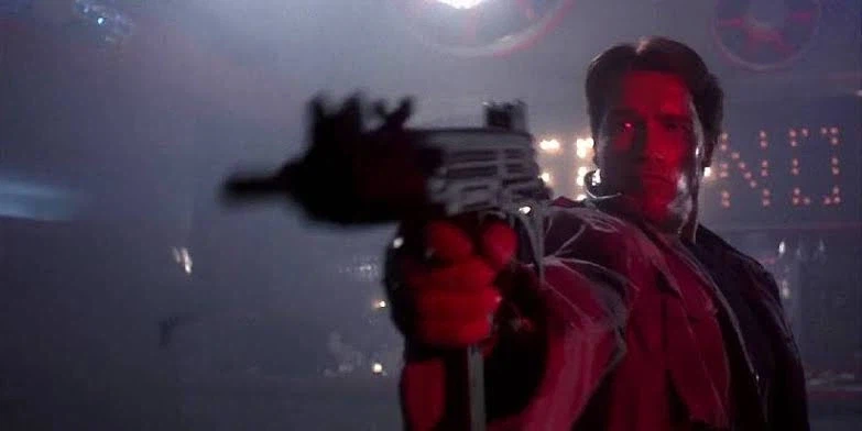 우지 기관단총 처음 만져본 사람들의 공통된 반응_4.webp