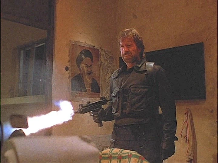 우지 기관단총 처음 만져본 사람들의 공통된 반응_5.webp