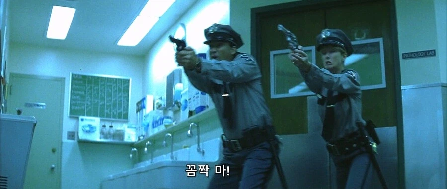 영화 블레이드에서 은근 웃긴 장면.jpg_3.webp