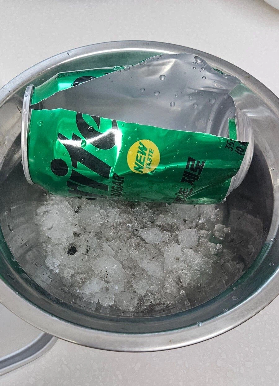 겨울에 창가에 음료수 두지마라_1.webp