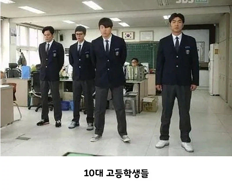 교복은... 기세다.jpg_4.webp