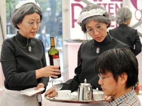 생각했던것과 달랐던 전통 메이드 카페_1.webp