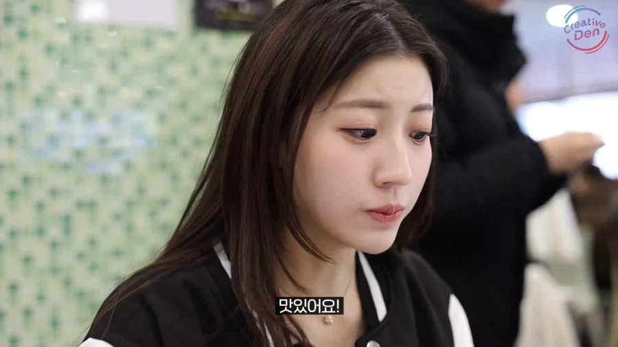 한국에 와서 학식 먹는 일본 여배우_2.webp