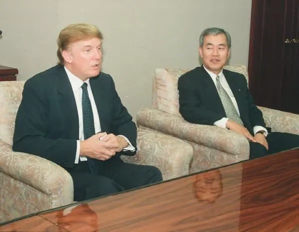 5연속 파산으로 계좌 압류당한 시절 트럼프.jpg_1.webp