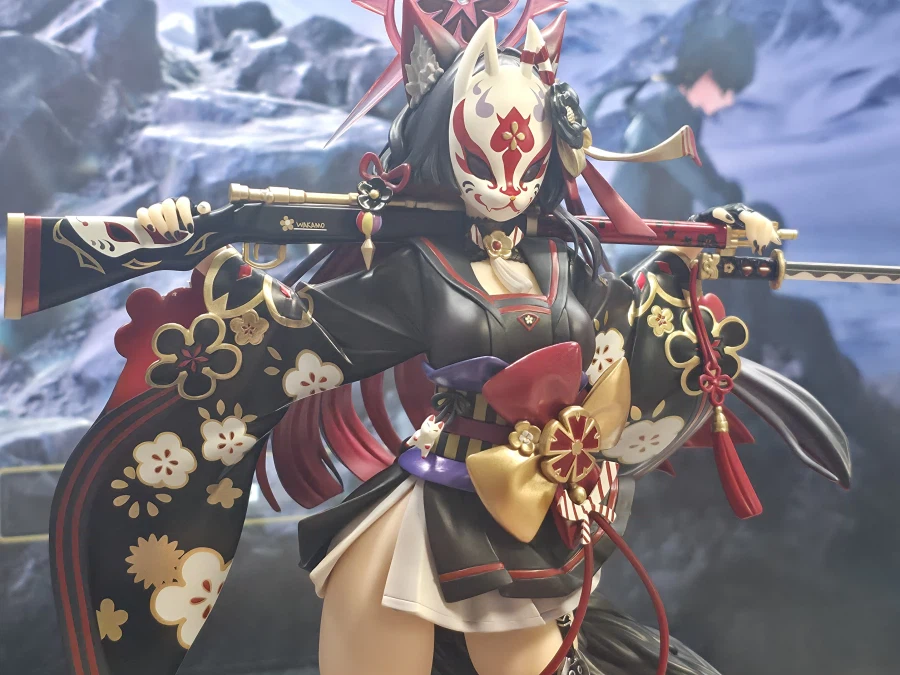 여우같은 년들 피규어 뜯었다_5.webp