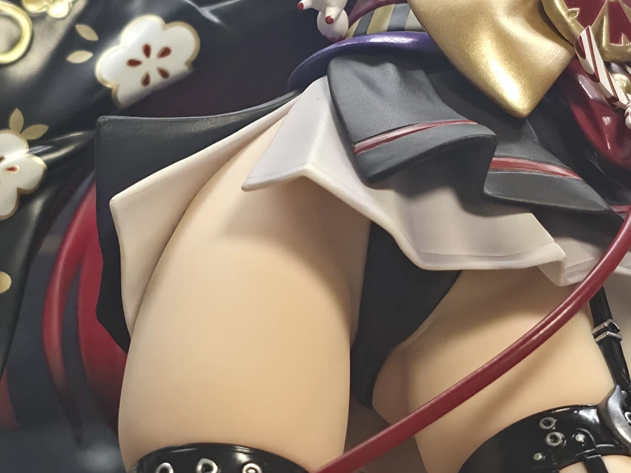 여우같은 년들 피규어 뜯었다_9.webp