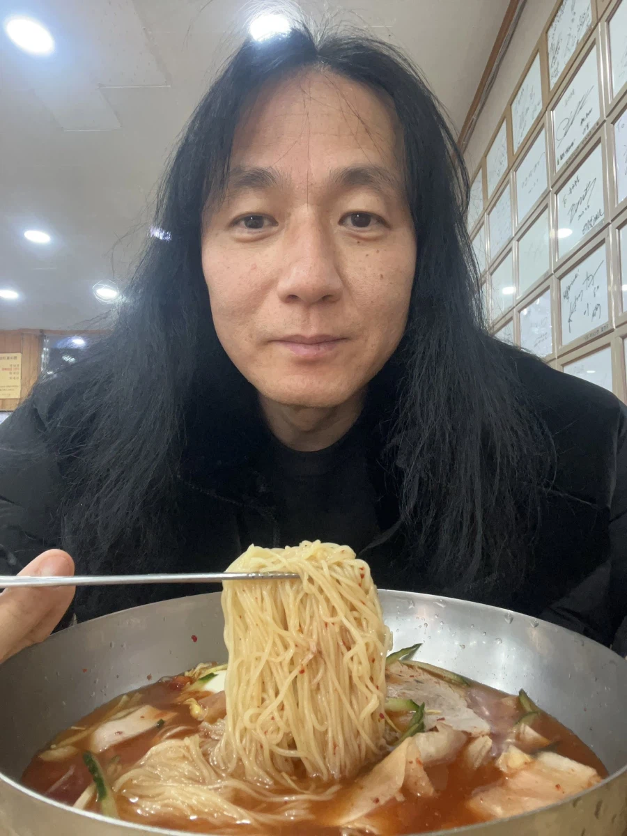 한국 여행 중이신 일본 아티스트_5.webp