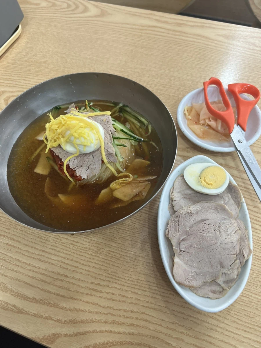 한국 여행 중이신 일본 아티스트_6.webp