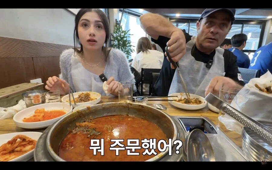 감자탕 다 먹고 볶음밥은 안먹겠다던 이탈리아 장인어른.jpg_3.webp