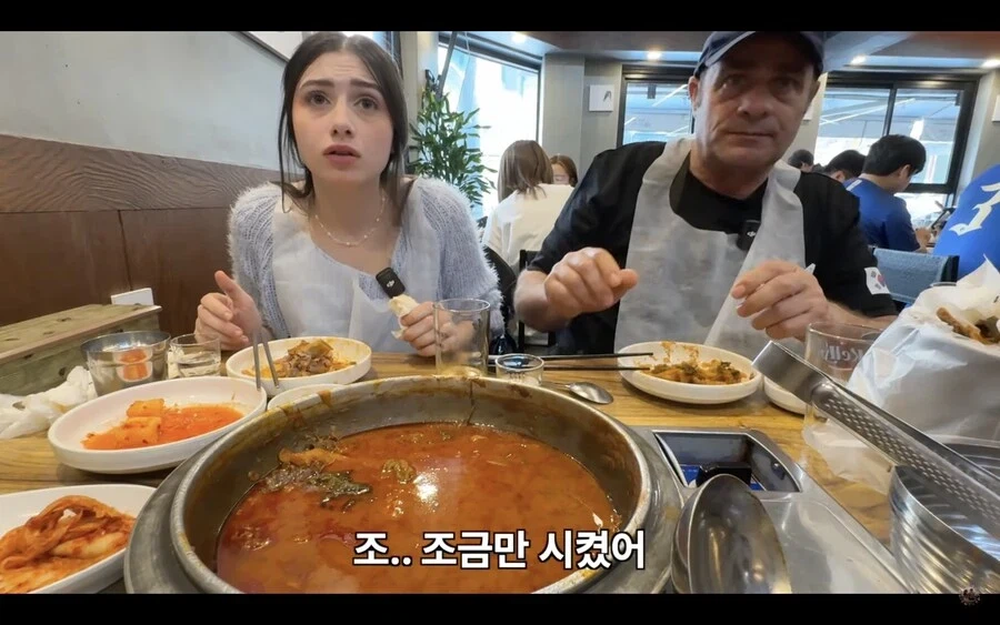 감자탕 다 먹고 볶음밥은 안먹겠다던 이탈리아 장인어른.jpg_10.webp
