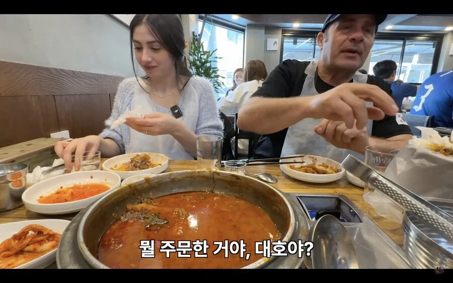 감자탕 다 먹고 볶음밥은 안먹겠다던 이탈리아 장인어른.jpg_14.webp
