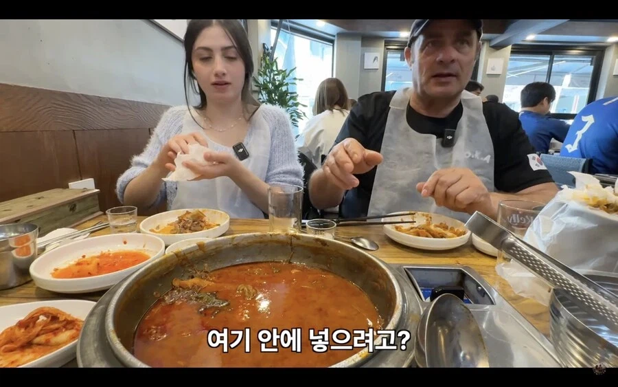 감자탕 다 먹고 볶음밥은 안먹겠다던 이탈리아 장인어른.jpg_16.webp