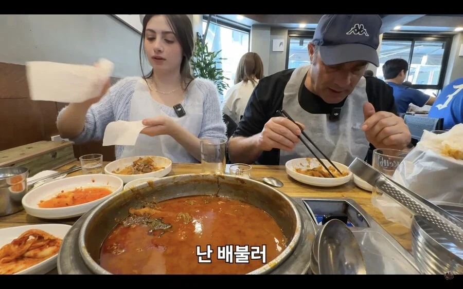감자탕 다 먹고 볶음밥은 안먹겠다던 이탈리아 장인어른.jpg_19.webp