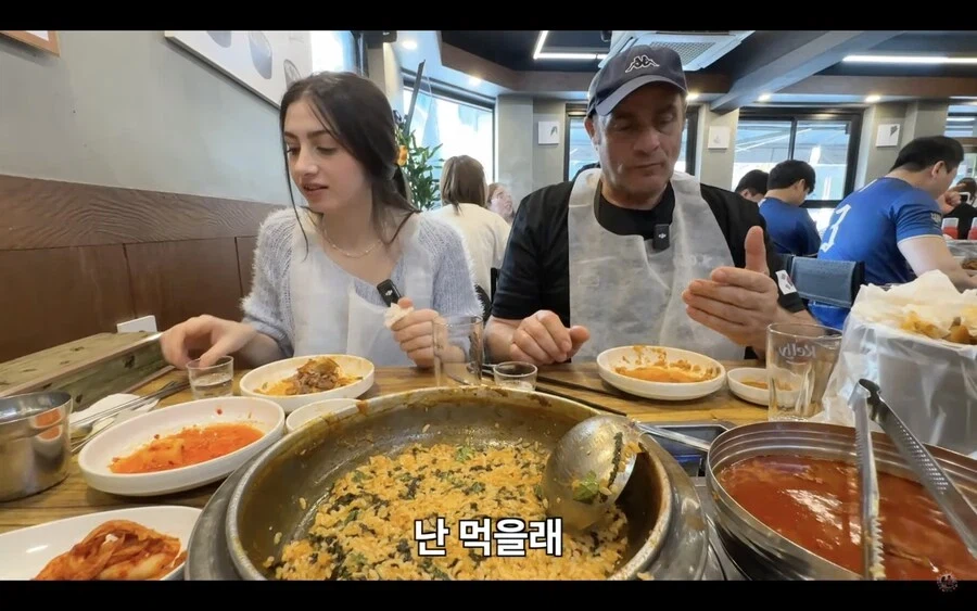 감자탕 다 먹고 볶음밥은 안먹겠다던 이탈리아 장인어른.jpg_22.webp