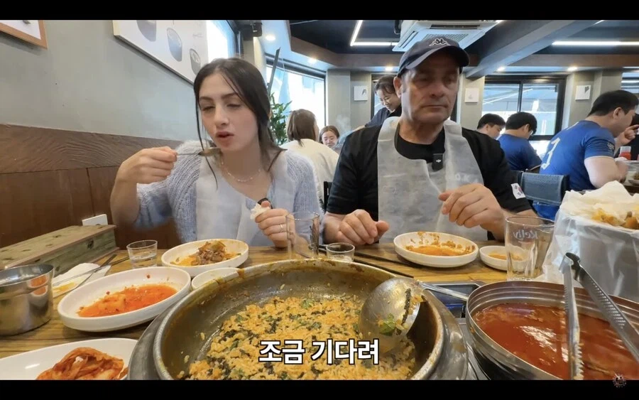 감자탕 다 먹고 볶음밥은 안먹겠다던 이탈리아 장인어른.jpg_23.webp