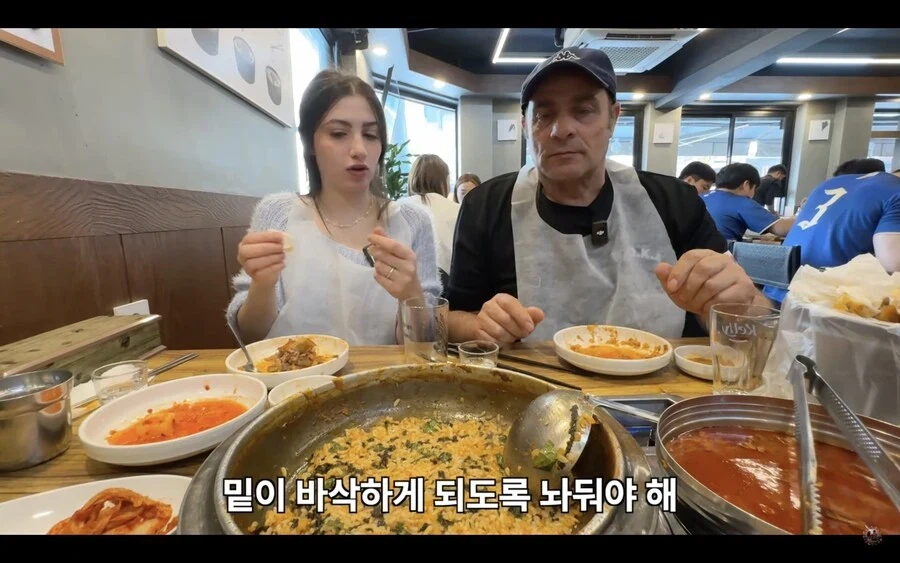 감자탕 다 먹고 볶음밥은 안먹겠다던 이탈리아 장인어른.jpg_24.webp