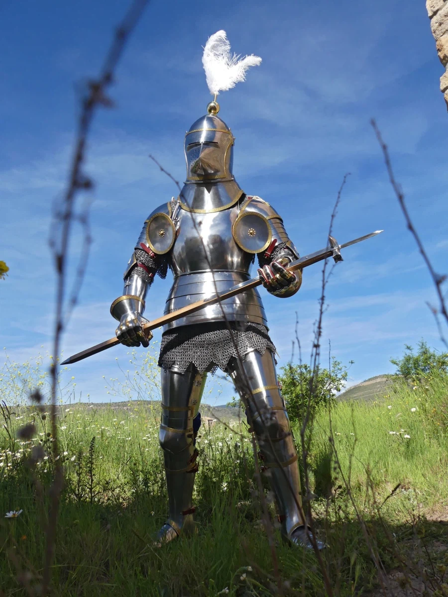 WA! 노출도 개쩌는 중세 갑옷_3.webp