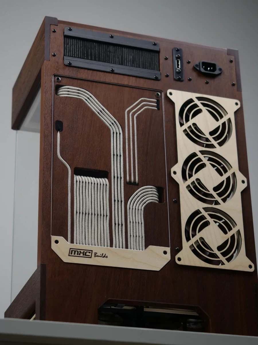 발열 성능은 모르겠지만 진짜 간지나는 PC세팅_2.webp