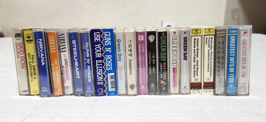 우리집에 있는 거의 모든 카세트테이프_2.webp