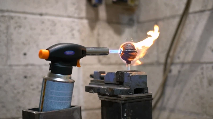 추파춥스, 뜯기 힘들다는 비판에