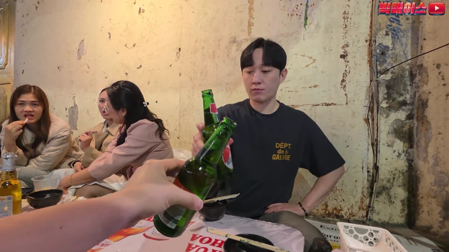 외국 식당이라서 브레이크 없이 리뷰하는 유튜버.jpg_5.webp