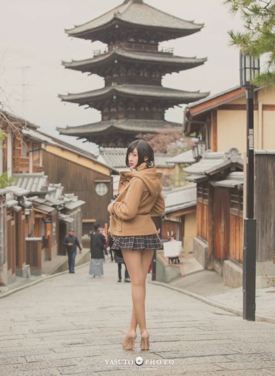 다리 개이쁜 누나_1.webp