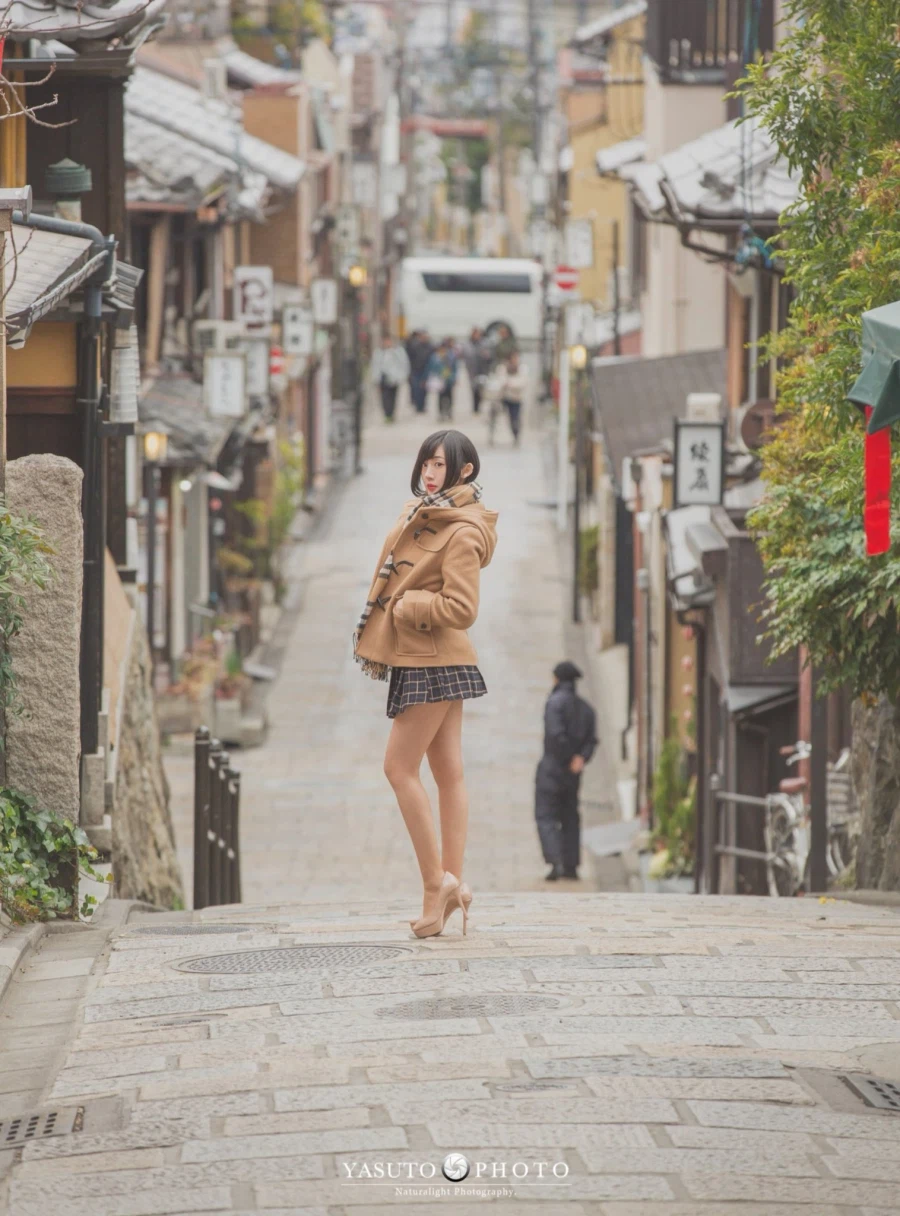 다리 개이쁜 누나_2.webp