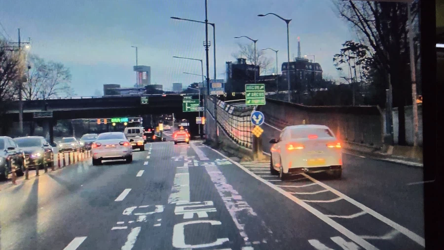 출근길에 마주친 개 ㅈ같은 택시 새1끼ㅋㅋㅋㅋㅋ_1.webp