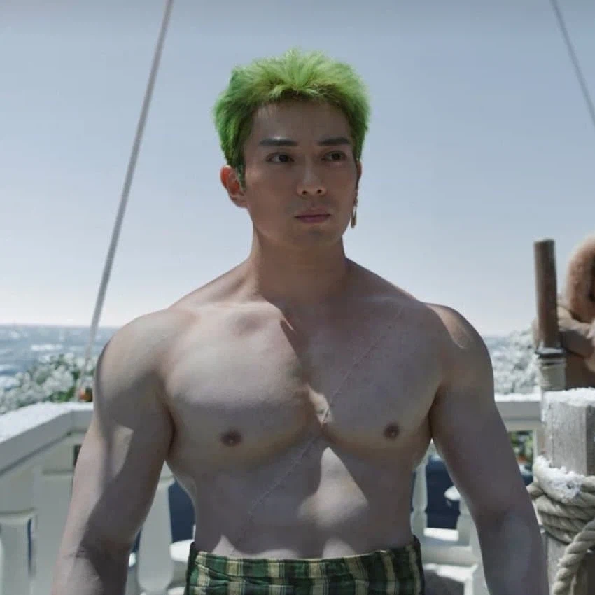 원피스 실사 조로배우의 근육 단련 비법_1.webp