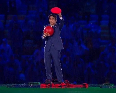 일본, 갑자기 도시 한복판에 배수관이 튀어나옴_3.webp