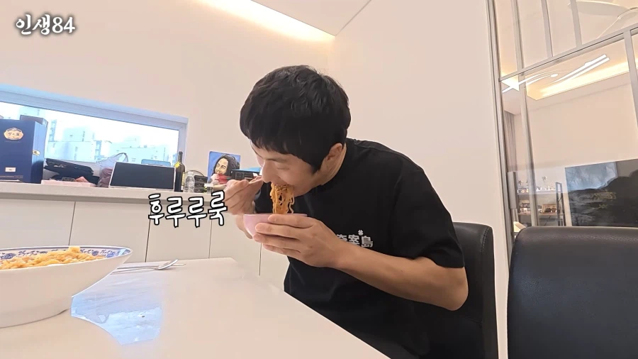 기안84가 만든 음식을 먹어보는 기안84_13.webp