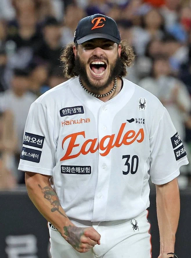 한화 야구 수직 나락 박으면 이 두명의 이름을 외치고 부를거야_2.webp