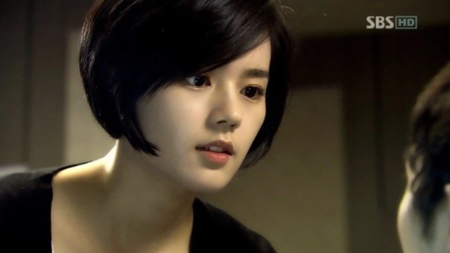 사람이 어떻게 저렇게 예쁠수가 있지?.jpg_3.webp