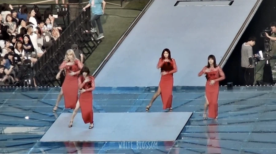 남자가 여장한거 티가 안날 수가 없는 이유.jpg_3.webp